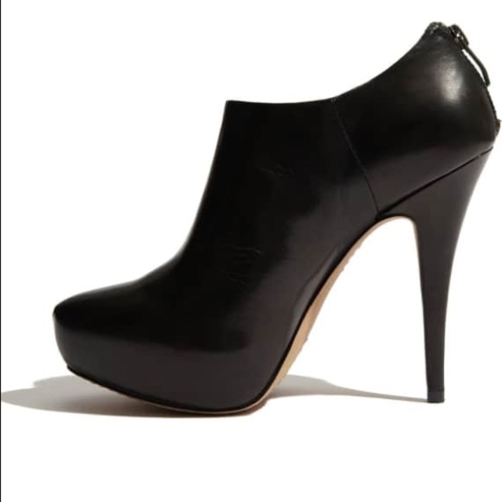 Vince Camuto Jerrell Leather Booties